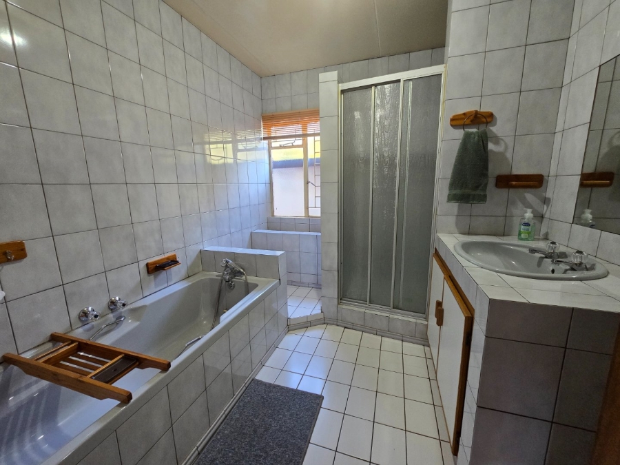 4 Bedroom Property for Sale in Universitas Ridge Free State